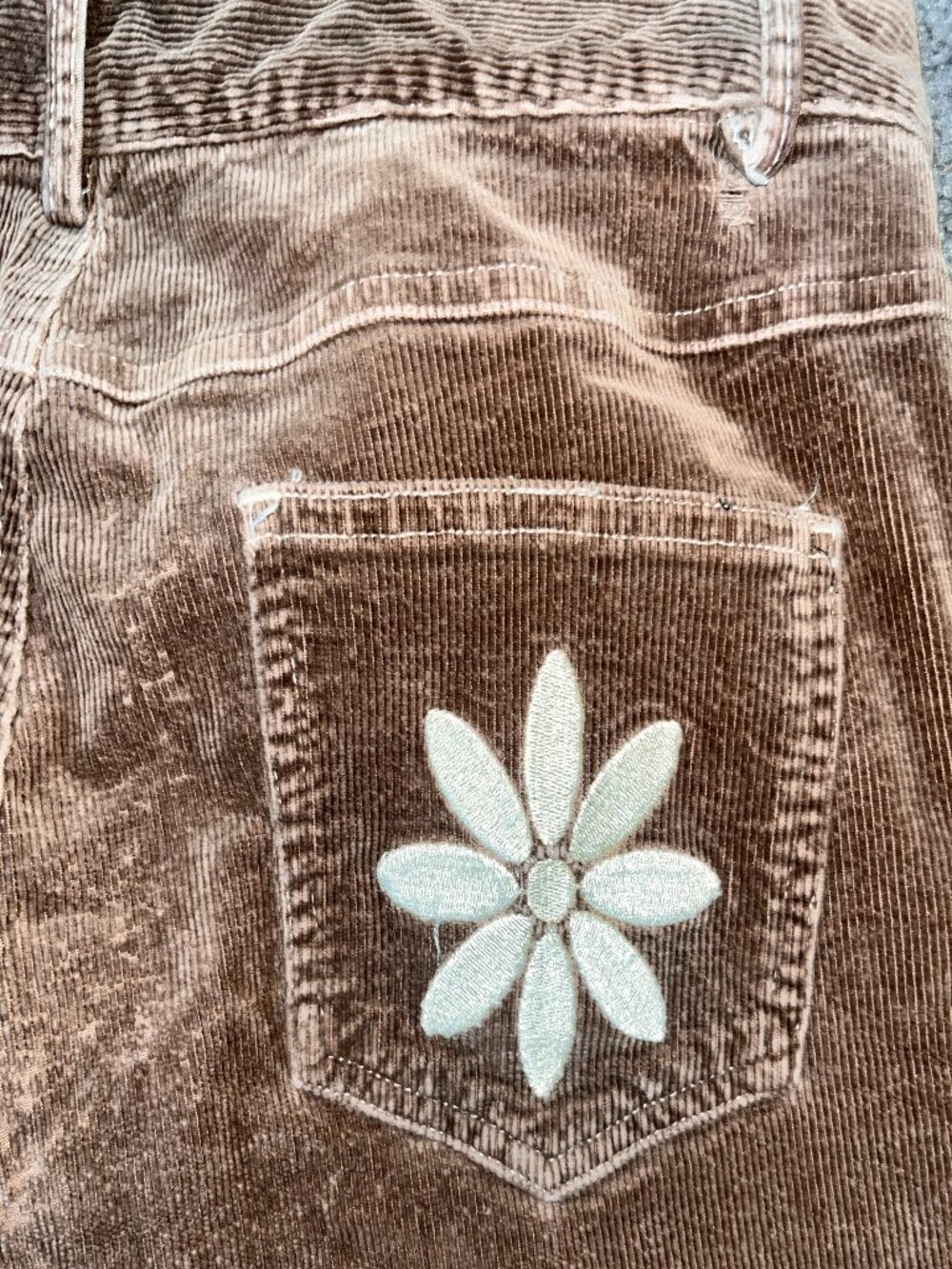 Y2K TUNNEL VISION MELODY BROWN CORDUROY HIPPIE FLARE FLOWER POCKET JEANS - L - Picture 14 of 15